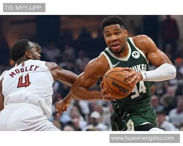 扬尼斯-阿德托昆博重申对雄鹿的承诺：渴望再夺总冠军